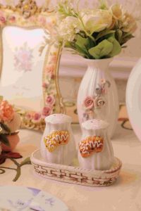 Crunchy Salt and Pepper Shaker