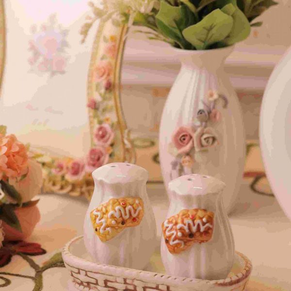 Crunchy Salt and Pepper Shaker