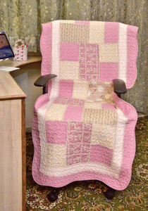 Classy Contemporary Floral Border Checks Patterned light Pink Quilted Chair Cover/ Sujni