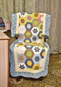 Multicolored Hexagon design Blue Sujni/Chair Cover