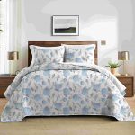 King Size Quilt Set, 3-Piece Lightweight Soft Bedspread Coverlet (104x90 in) with 2 Pillow Shams (20x36 in) for All Season, white with light blue