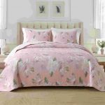 King Size Quilt Set, 3-Piece Lightweight Soft Bedspread Coverlet (104x90 in) with 2 Pillow Shams (20x36 in) for All Season, Mauve Flower Print