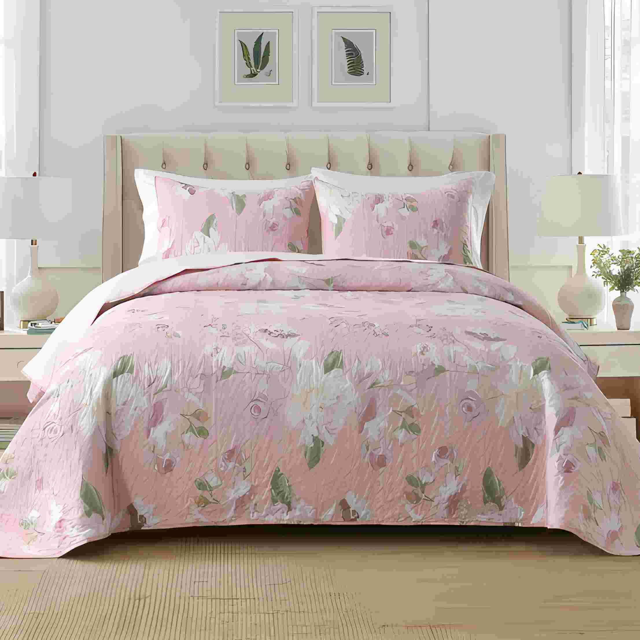 DB2513 (3) King Size Quilt Set, 3-Piece Lightweight Soft Bedspread Coverlet (104x90 in) with 2 Pillow Shams (20x36 in) for All Season, Mauve Flower Print - Image 1