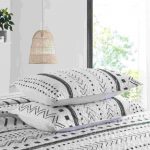 King Size Quilt Set, 3-Piece Lightweight Soft Bedspread Coverlet (104x90 in) with 2 Pillow Shams (20x36 in) for All Season, Full Black Striped - Image 3