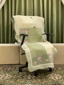 Classy Contemporary Floral Green Quilted Chair Cover/ Sujni � 137-A