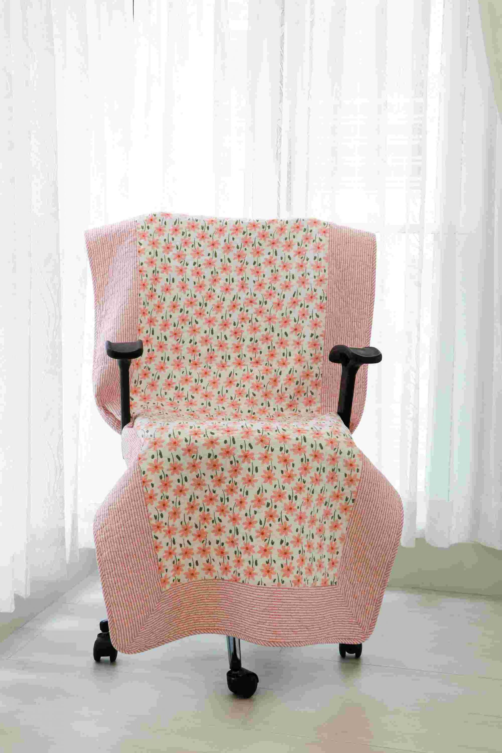 IMG_8557 copy Floral pink quilted chair sujni - Image 1