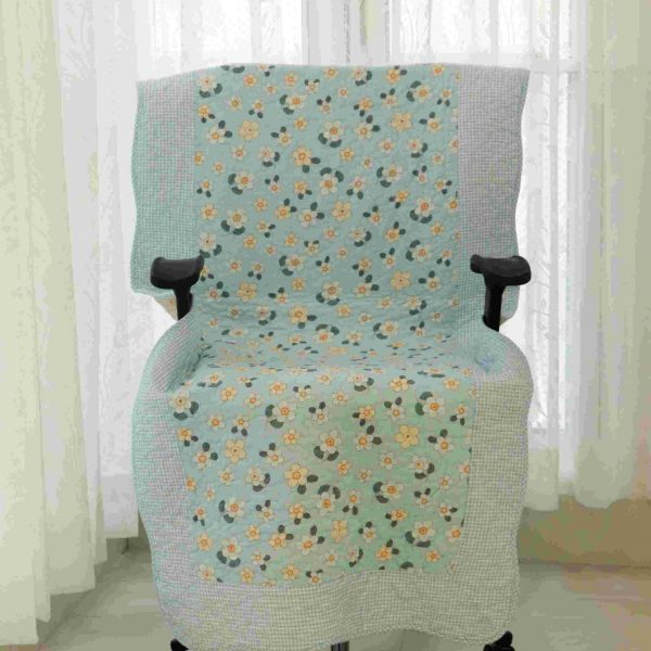 Sky Blue daisies quilted chair sujnis