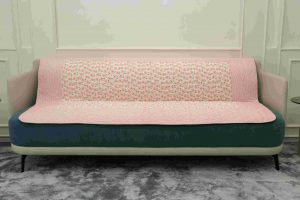 Floral pink quilted sofa sujni - Image 2